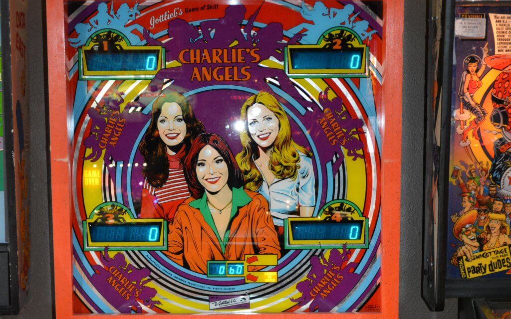 Charlie's Angels pinball machine