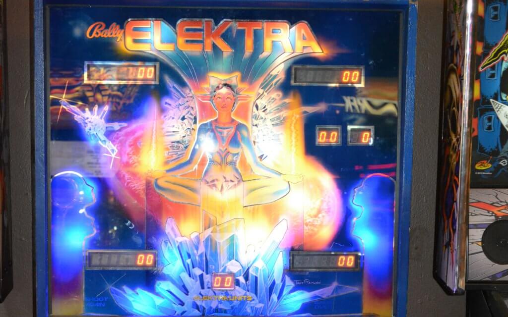 Elektra pinball machine